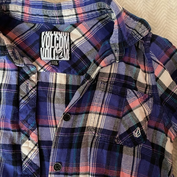 🌿2/$25🌿Volcom button up - Picture 2 of 2